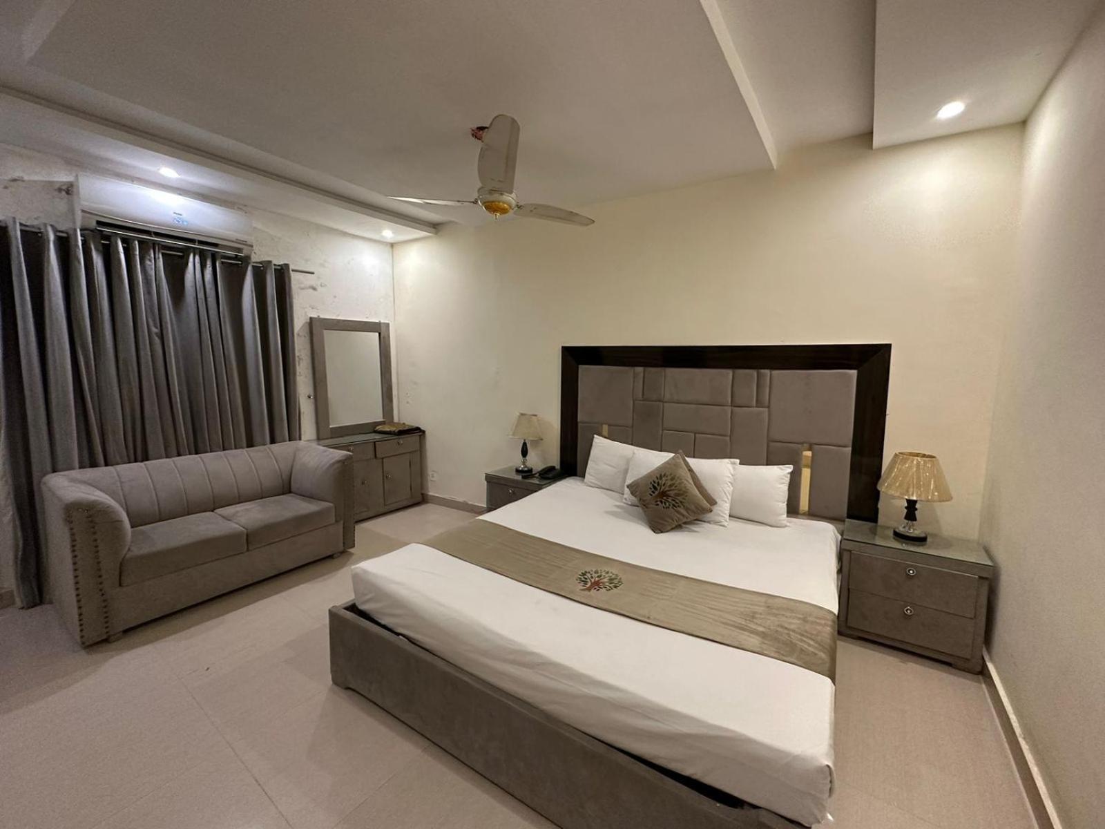 Hotel Green Fort Gulberg لاهور المظهر الخارجي الصورة