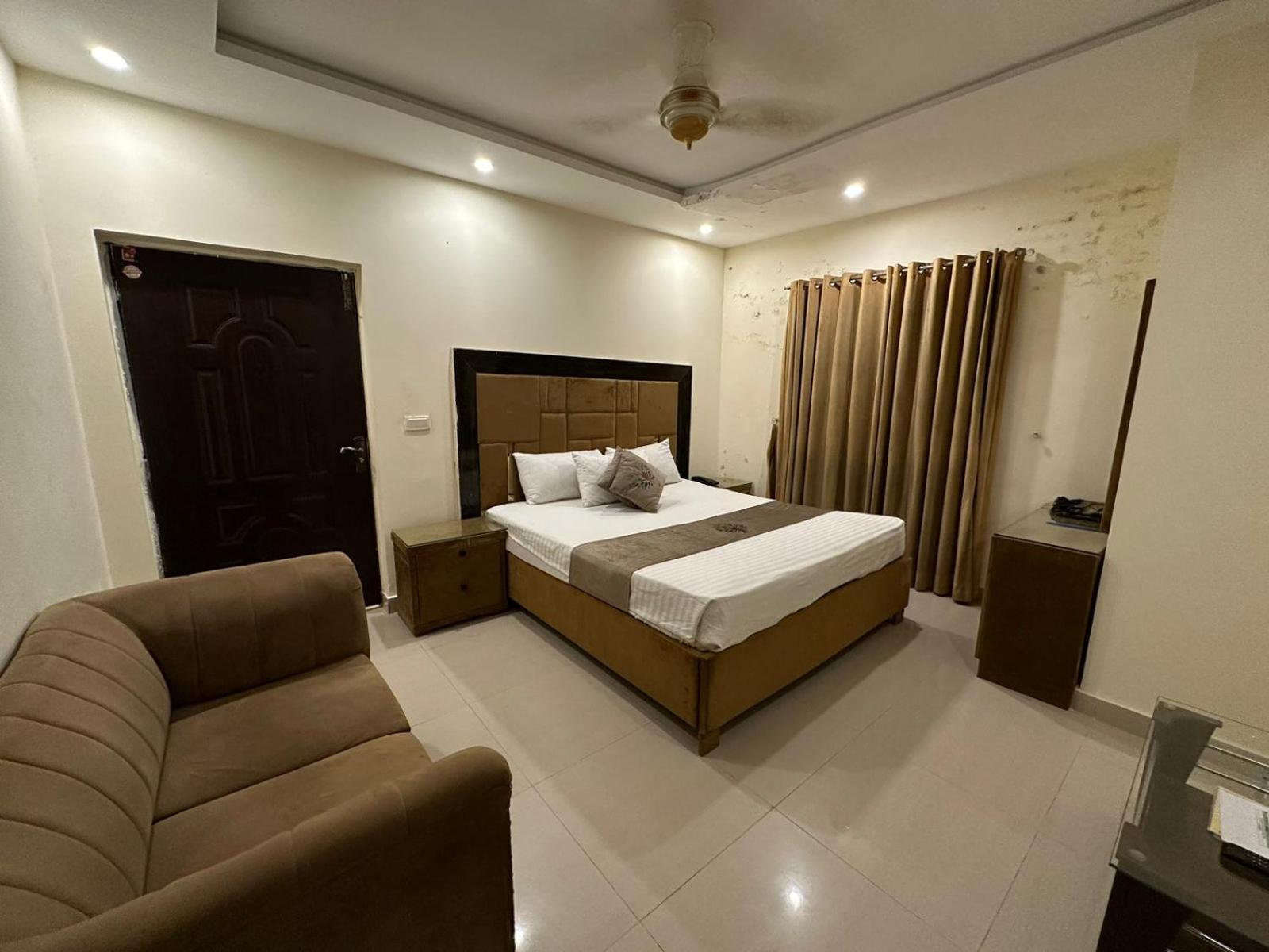 Hotel Green Fort Gulberg لاهور المظهر الخارجي الصورة