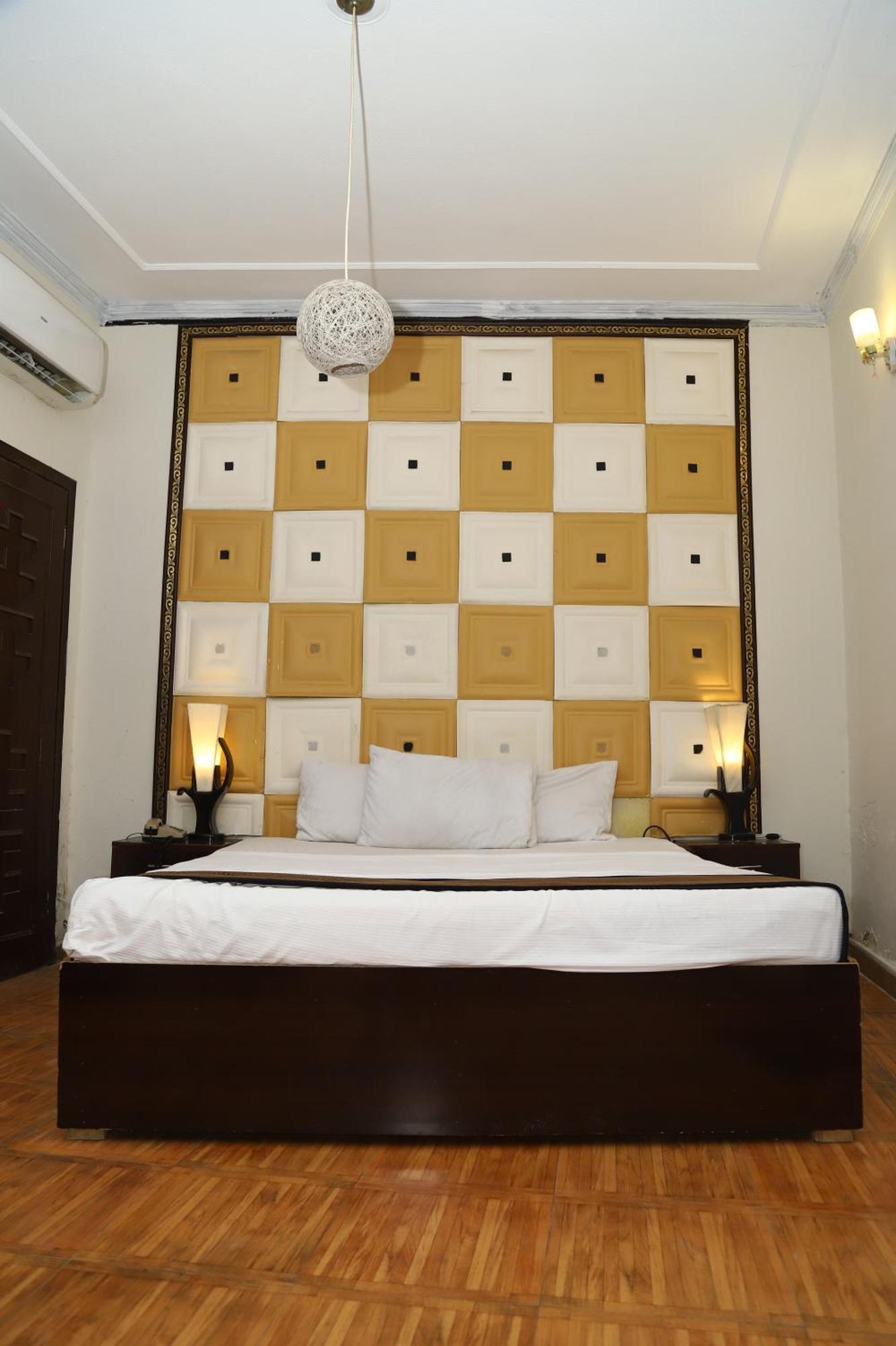 Hotel Green Fort Gulberg لاهور المظهر الخارجي الصورة